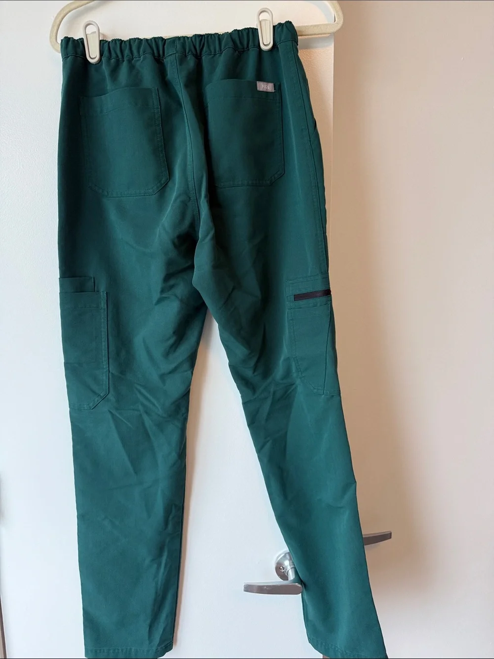 Figs slim cargo